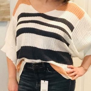 Light Sweater Top w/ Flowy Sleeves
